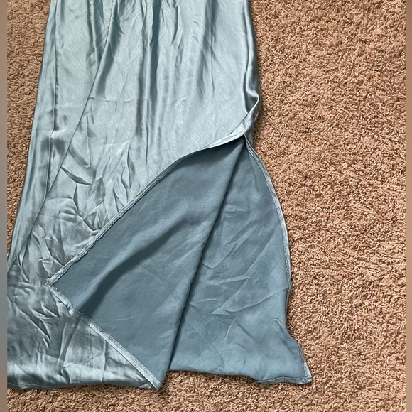 JASLYNN MIDI DRESS - STRAPLESS V NECK SATIN DRESS IN ICE BLUE - Picture 4 of 9